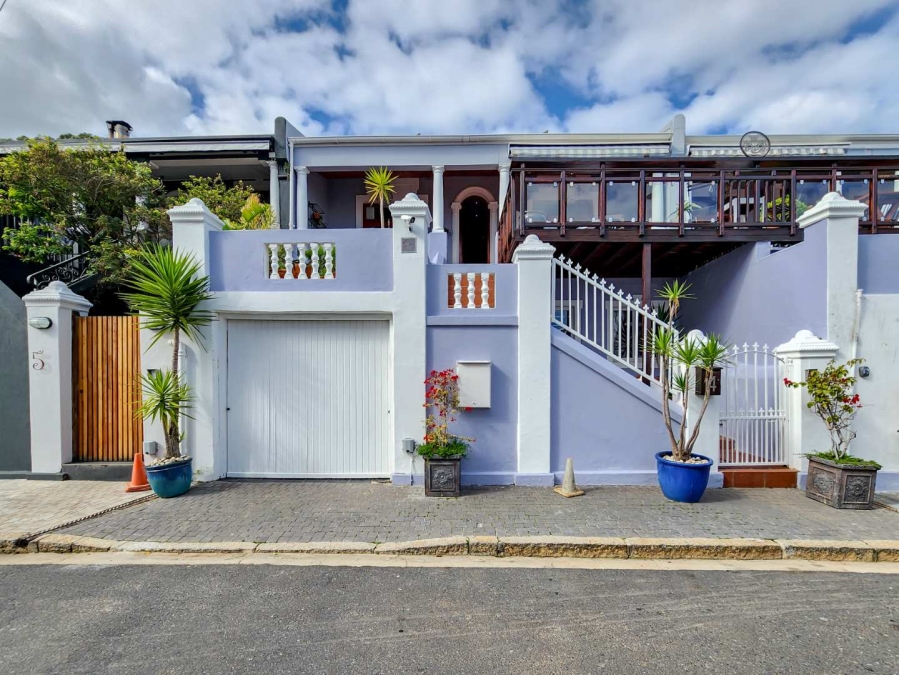 3 Bedroom Property for Sale in Sea Point Western Cape